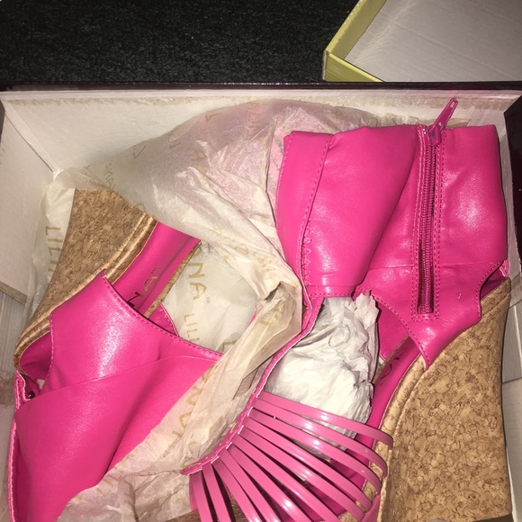 Shoe - Picture 7 of 16